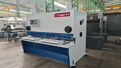 Гидравлическая гильотина CHG0840 E200PS