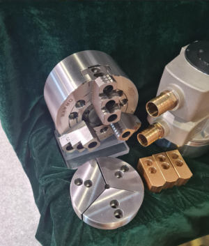 Токарный патрон гидравлический